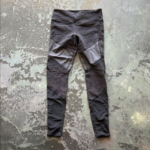 ALO Yoga Gray High Waist Leggings with Seam Details